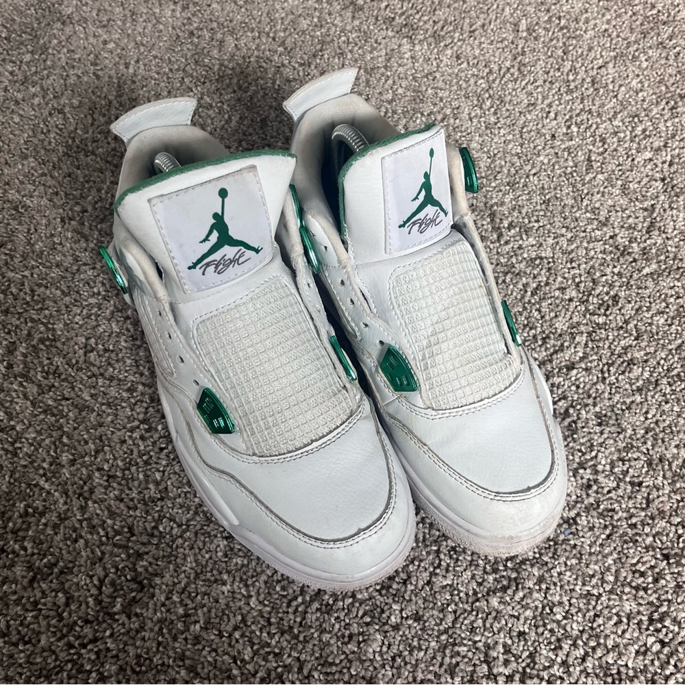 Jordan 4 Retro - Metallic Green - Picture 2 of 6